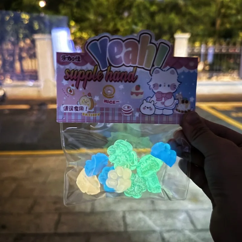 Baby Food Eat - Mainan Remas Licin Cakar Kucing Bercahaya